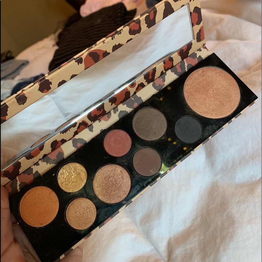 MAC pallet